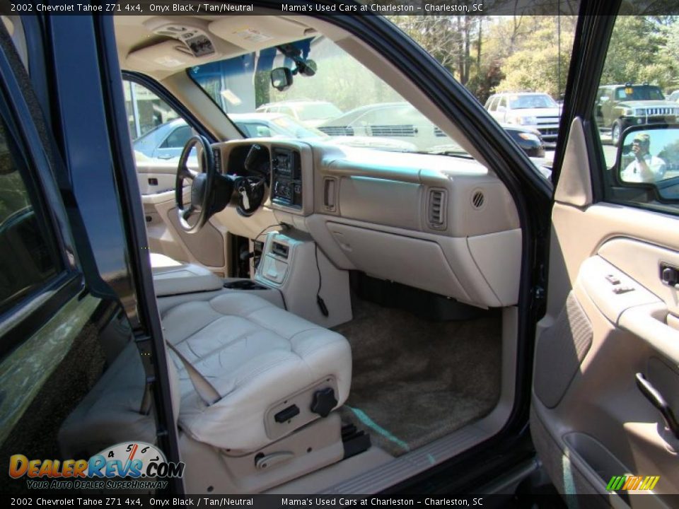 2002 Chevrolet Tahoe Z71 4x4 Onyx Black / Tan/Neutral Photo #16