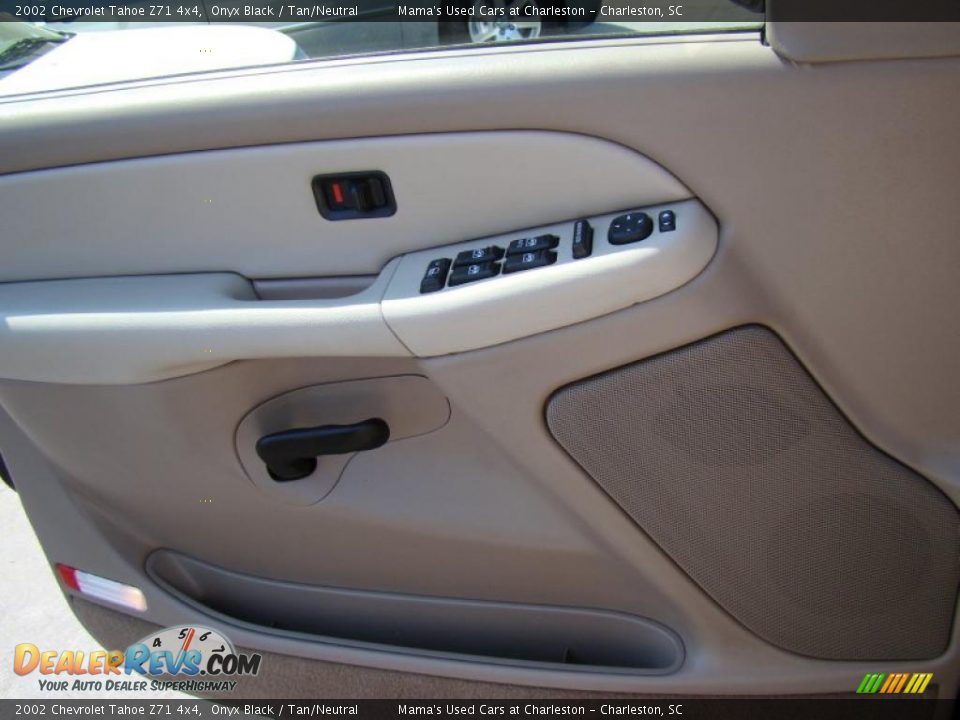 2002 Chevrolet Tahoe Z71 4x4 Onyx Black / Tan/Neutral Photo #22