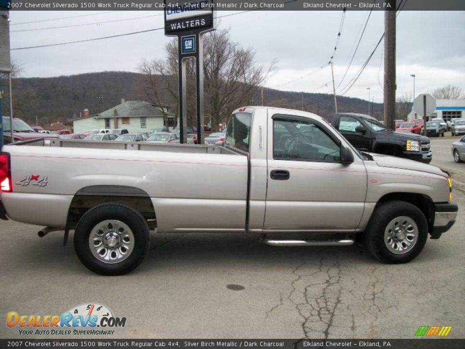 2007 Chevrolet Silverado 1500 Work Truck Regular Cab 4x4 Silver Birch Metallic / Dark Charcoal Photo #4