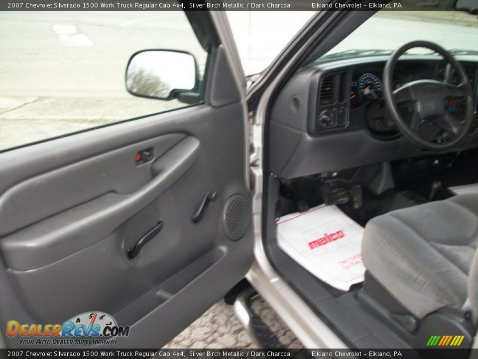 2007 Chevrolet Silverado 1500 Work Truck Regular Cab 4x4 Silver Birch Metallic / Dark Charcoal Photo #22