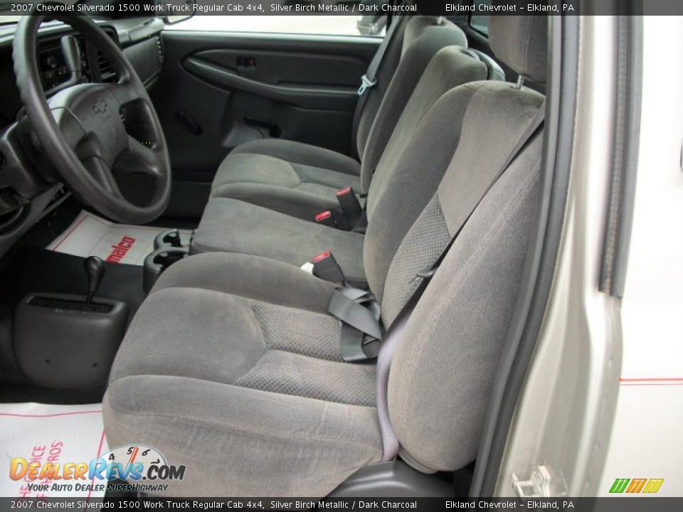 2007 Chevrolet Silverado 1500 Work Truck Regular Cab 4x4 Silver Birch Metallic / Dark Charcoal Photo #23