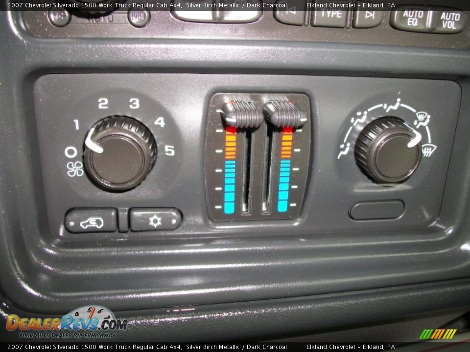 Controls of 2007 Chevrolet Silverado 1500 Work Truck Regular Cab 4x4 Photo #29