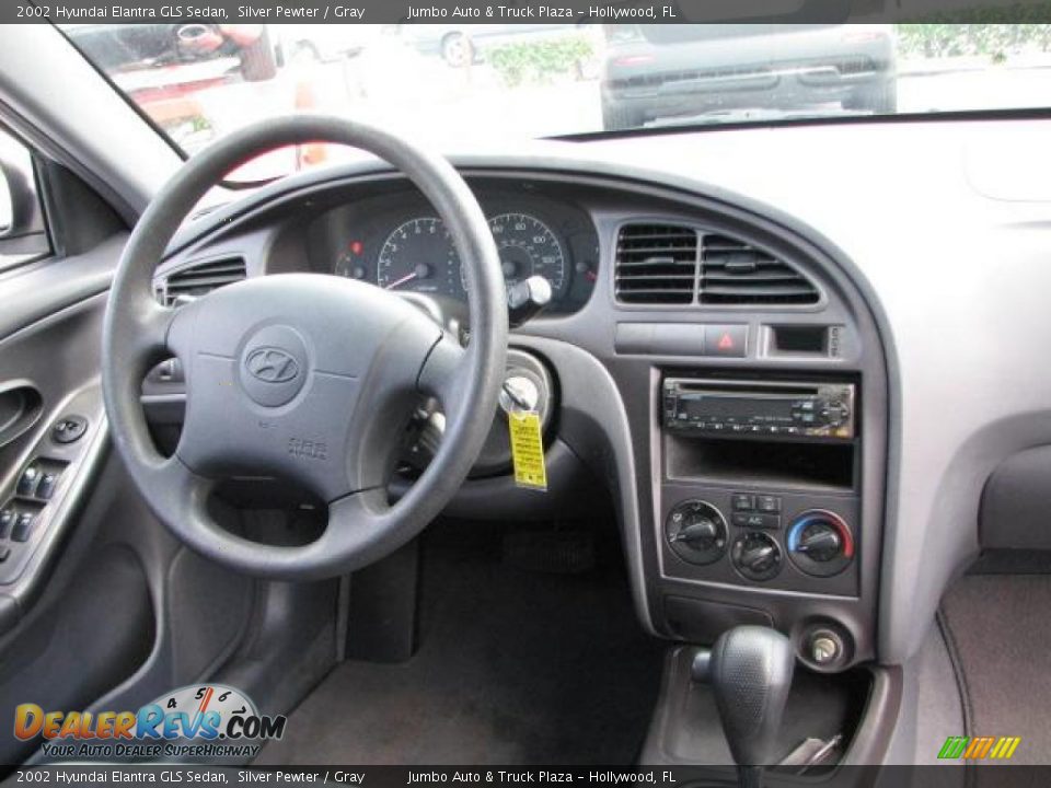 2002 Hyundai Elantra GLS Sedan Silver Pewter / Gray Photo #16