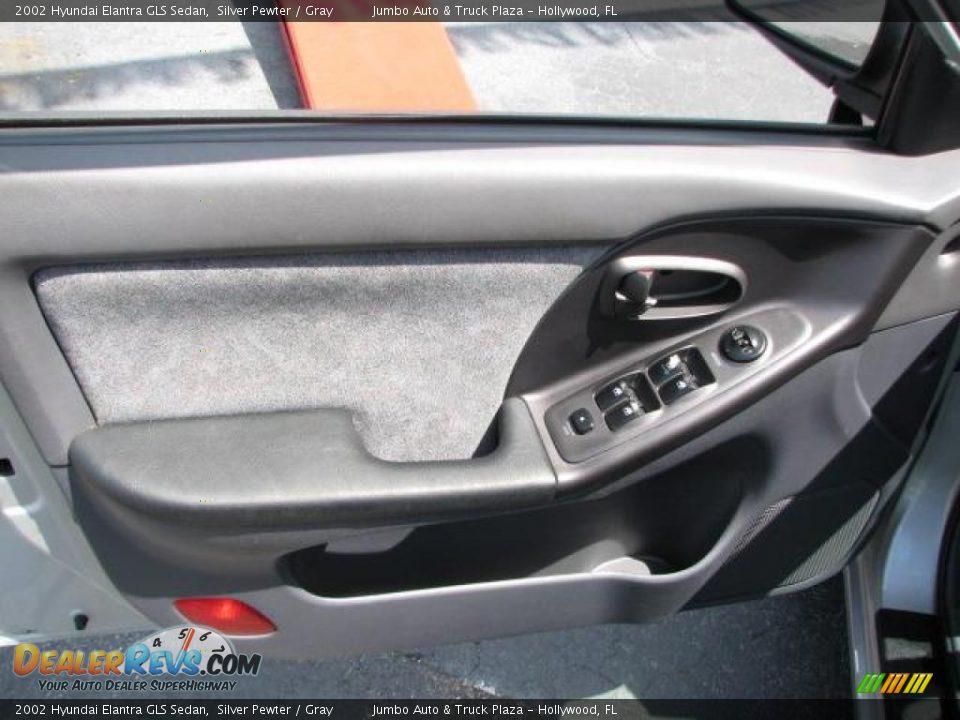 2002 Hyundai Elantra GLS Sedan Silver Pewter / Gray Photo #20