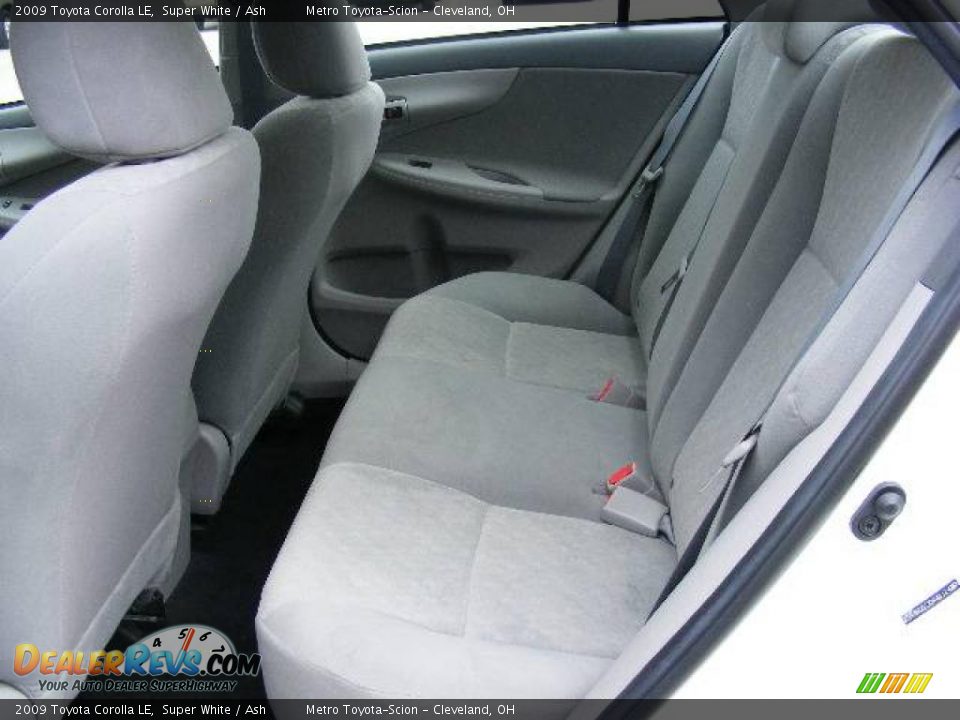 2009 Toyota Corolla LE Super White / Ash Photo #11
