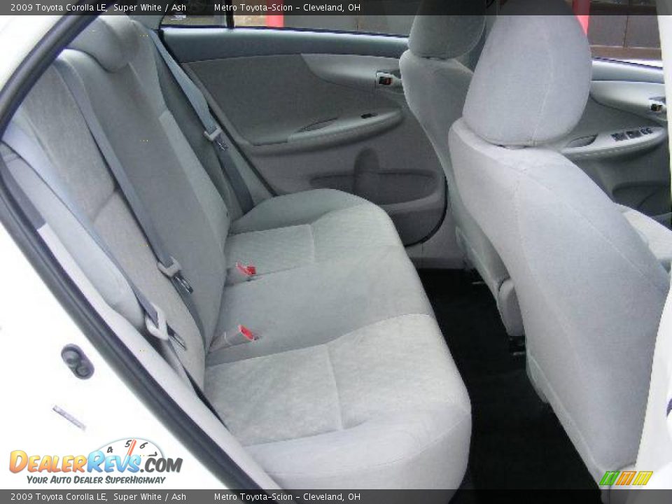 2009 Toyota Corolla LE Super White / Ash Photo #12