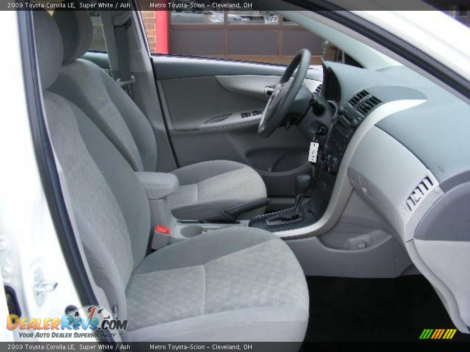2009 Toyota Corolla LE Super White / Ash Photo #13