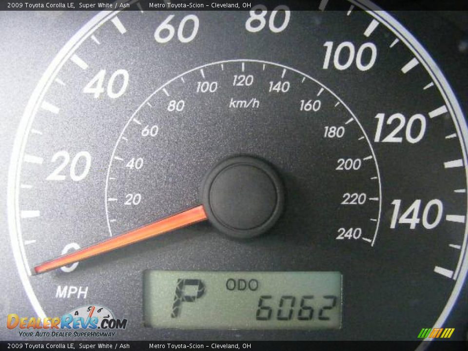 2009 Toyota Corolla LE Super White / Ash Photo #17