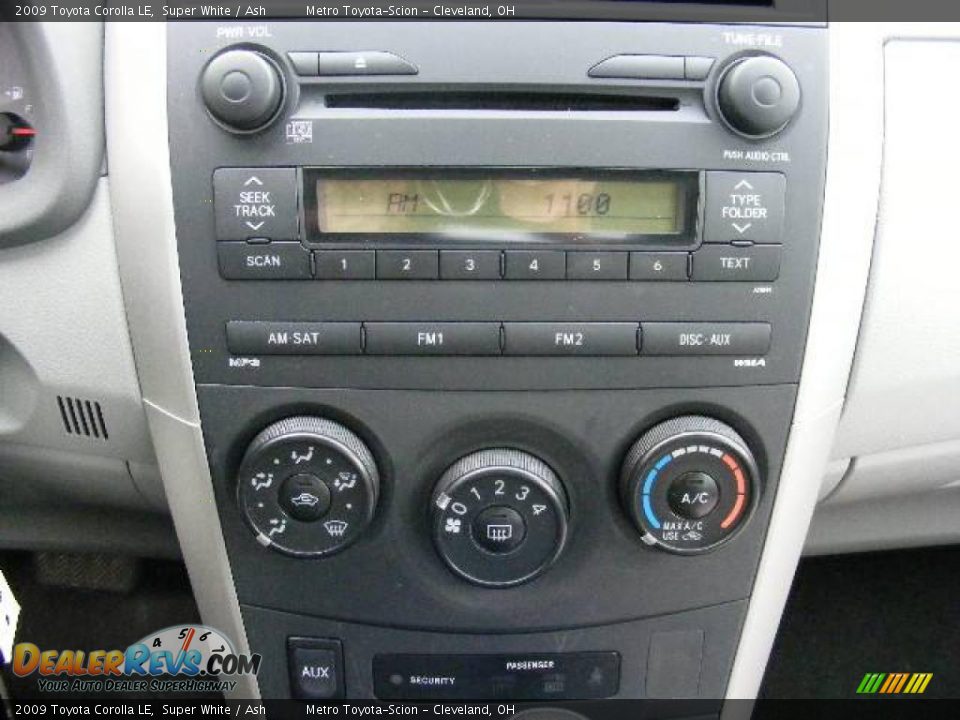 2009 Toyota Corolla LE Super White / Ash Photo #18