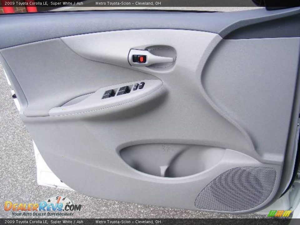 2009 Toyota Corolla LE Super White / Ash Photo #22