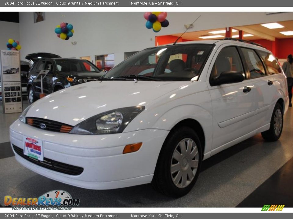 2004 Ford Focus SE Wagon Cloud 9 White / Medium Parchment Photo #2