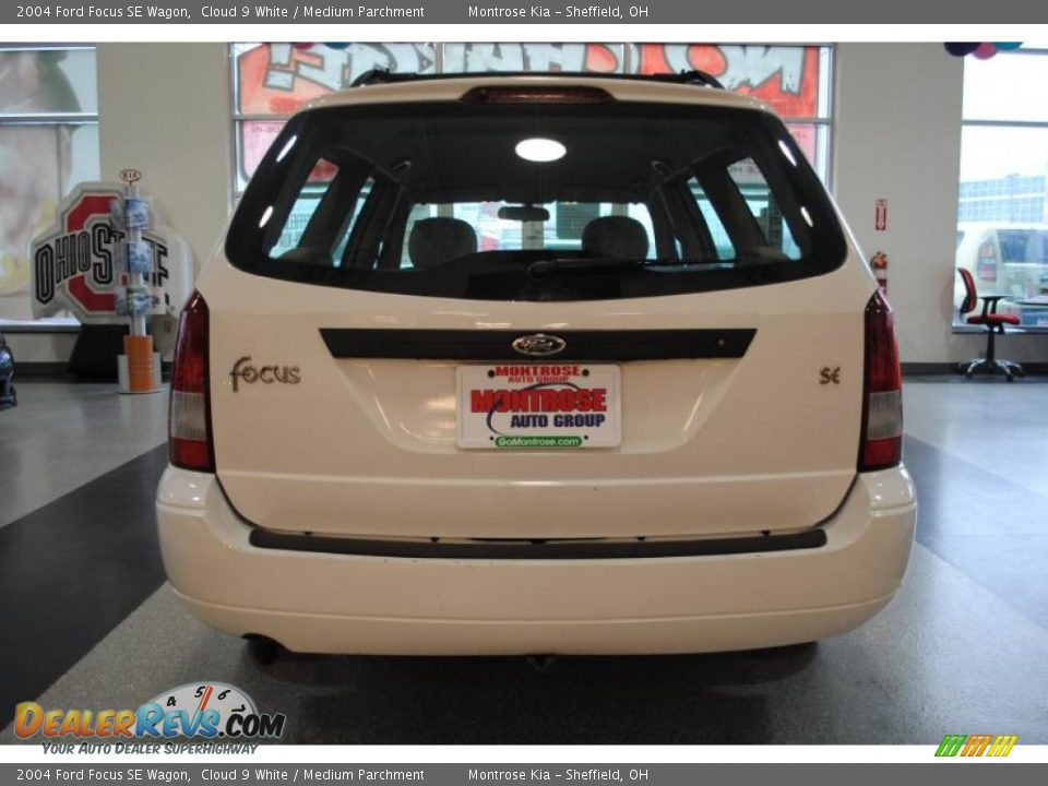 2004 Ford Focus SE Wagon Cloud 9 White / Medium Parchment Photo #5