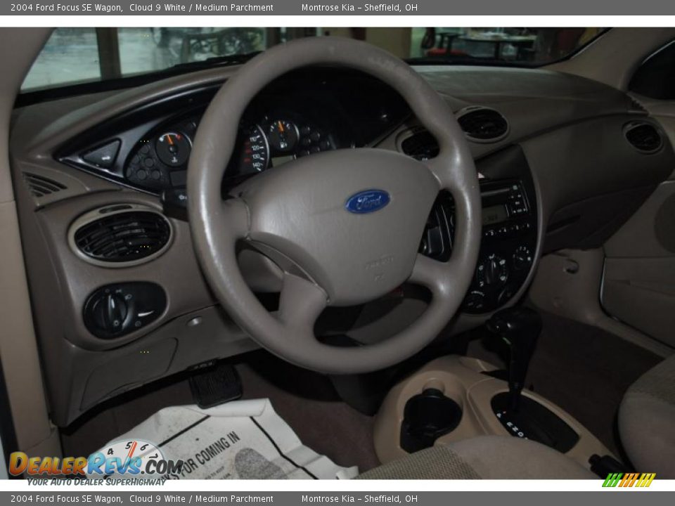 2004 Ford Focus SE Wagon Cloud 9 White / Medium Parchment Photo #11