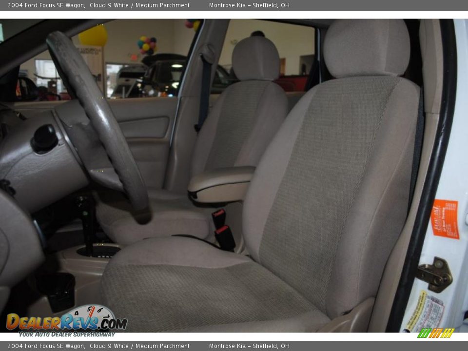 2004 Ford Focus SE Wagon Cloud 9 White / Medium Parchment Photo #13