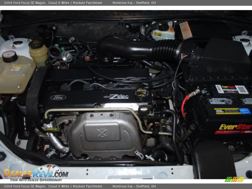 2004 Ford Focus SE Wagon Cloud 9 White / Medium Parchment Photo #17