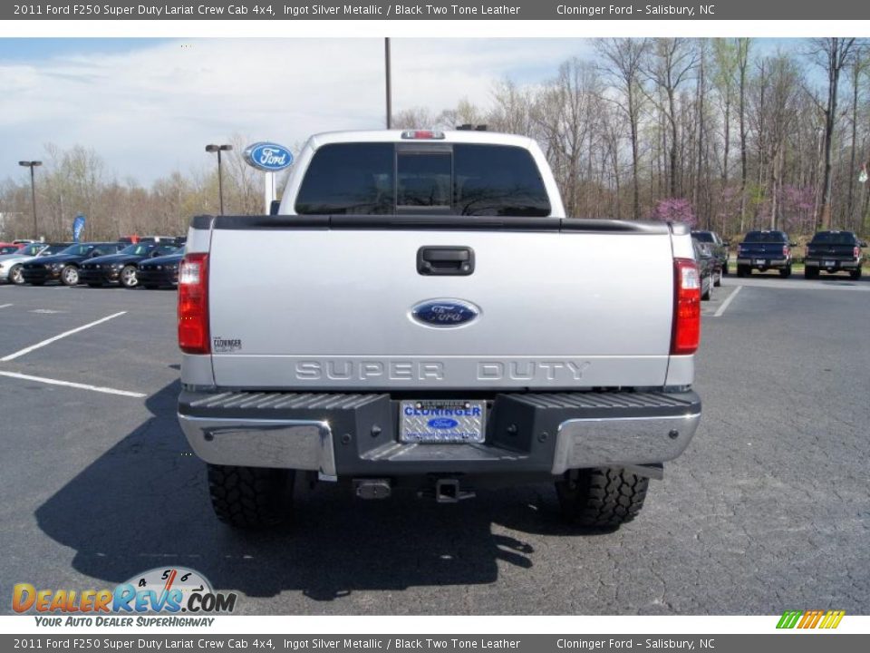 2011 Ford F250 Super Duty Lariat Crew Cab 4x4 Ingot Silver Metallic / Black Two Tone Leather Photo #4