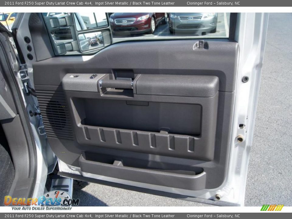 Door Panel of 2011 Ford F250 Super Duty Lariat Crew Cab 4x4 Photo #16