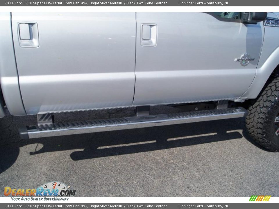 2011 Ford F250 Super Duty Lariat Crew Cab 4x4 Ingot Silver Metallic / Black Two Tone Leather Photo #19