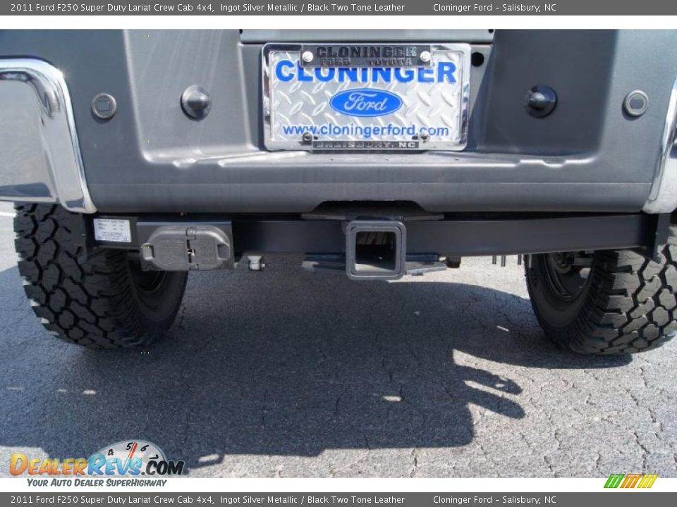 2011 Ford F250 Super Duty Lariat Crew Cab 4x4 Ingot Silver Metallic / Black Two Tone Leather Photo #29