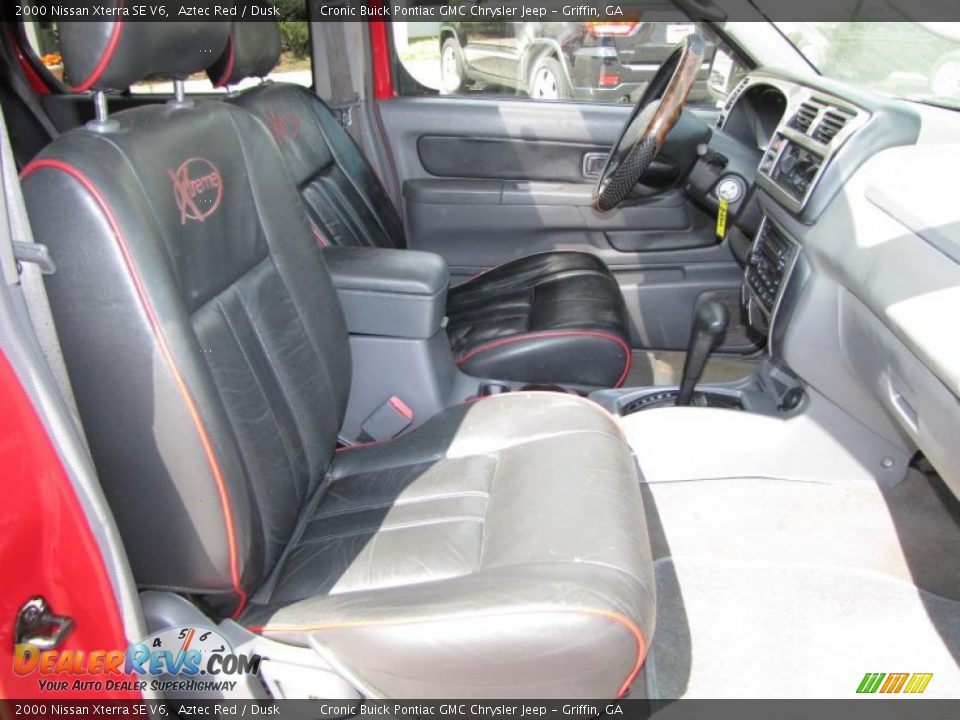 2000 Nissan Xterra SE V6 Aztec Red / Dusk Photo #15