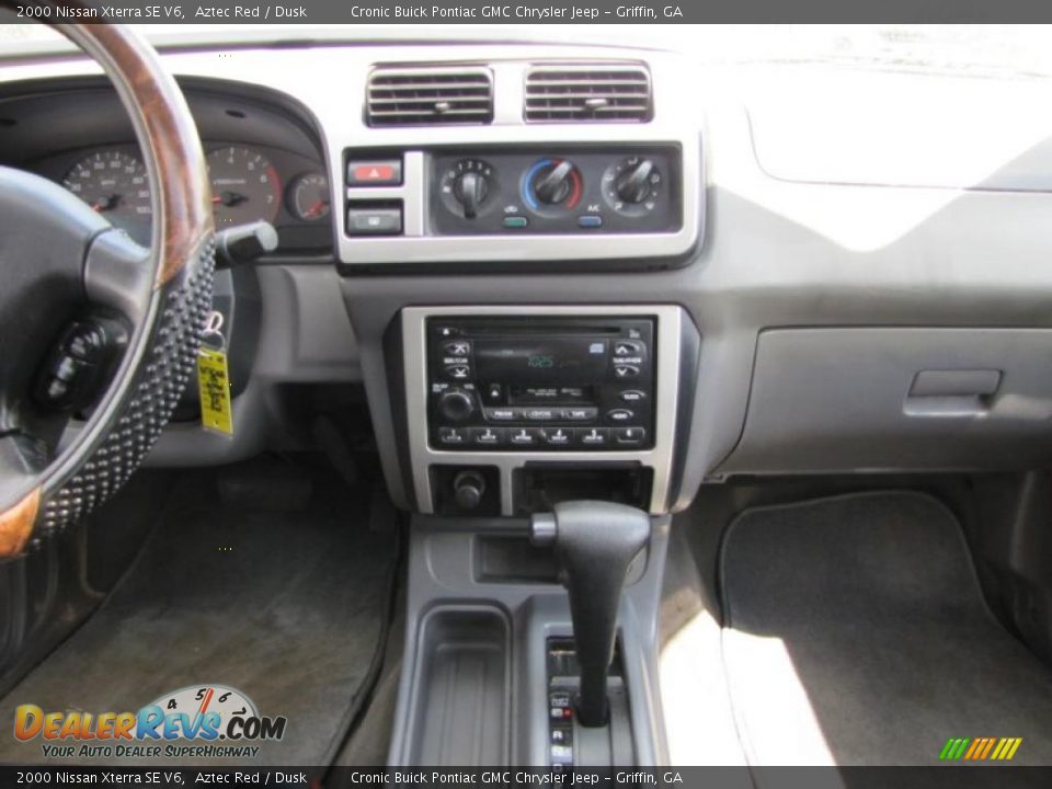 2000 Nissan Xterra SE V6 Aztec Red / Dusk Photo #17