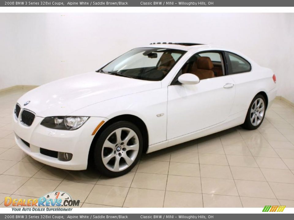Front 3/4 View of 2008 BMW 3 Series 328xi Coupe Photo #3
