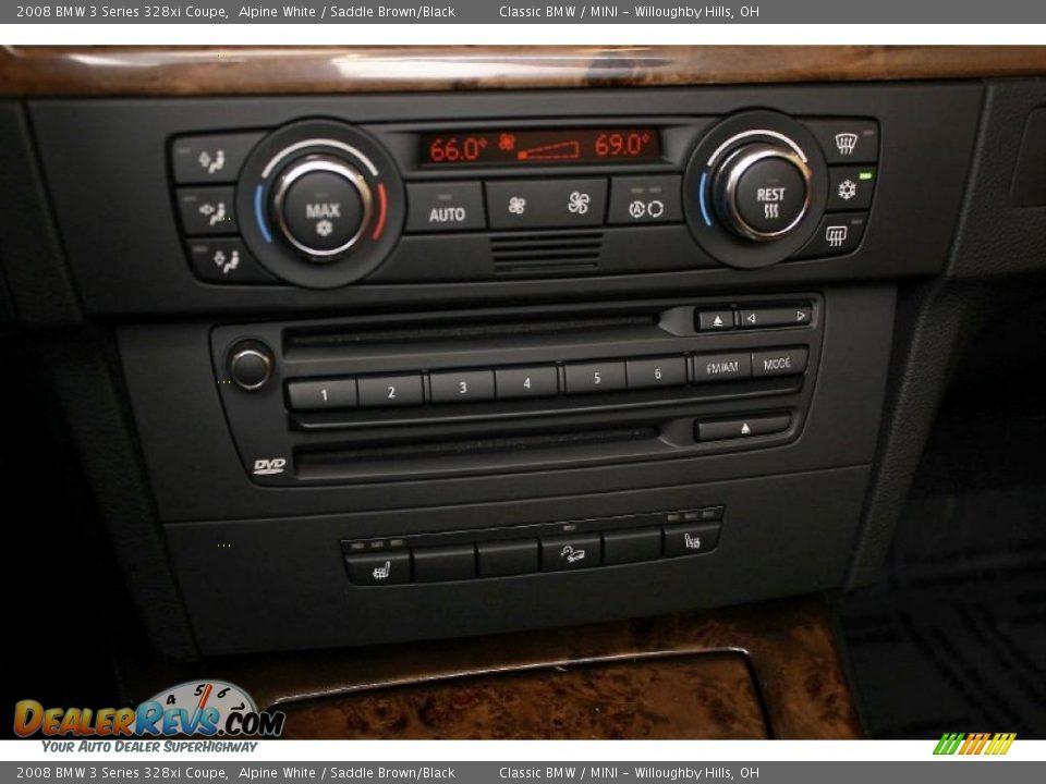 Controls of 2008 BMW 3 Series 328xi Coupe Photo #17