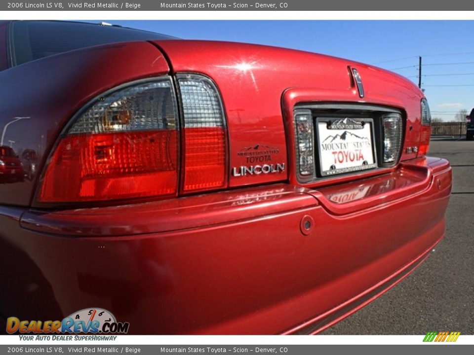 2006 Lincoln LS V8 Vivid Red Metallic / Beige Photo #33
