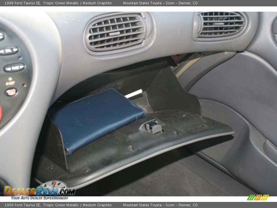 1999 Ford Taurus SE Tropic Green Metallic / Medium Graphite Photo #21