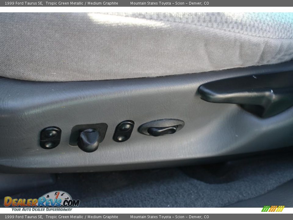 1999 Ford Taurus SE Tropic Green Metallic / Medium Graphite Photo #23