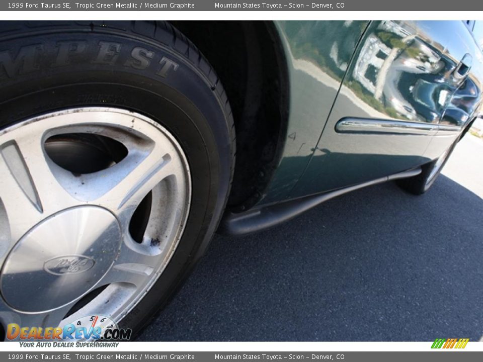1999 Ford Taurus SE Tropic Green Metallic / Medium Graphite Photo #26