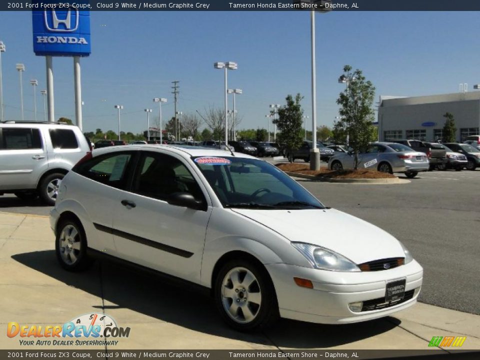 2001 Ford Focus ZX3 Coupe Cloud 9 White / Medium Graphite Grey Photo #2