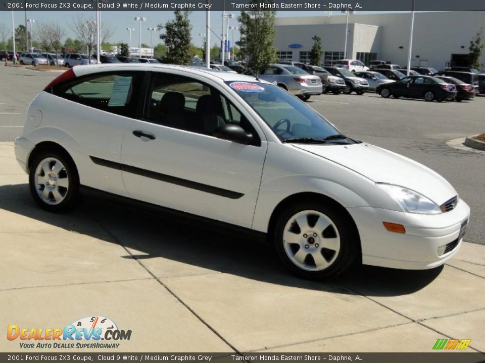 2001 Ford Focus ZX3 Coupe Cloud 9 White / Medium Graphite Grey Photo #3