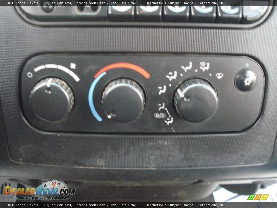 Controls of 2001 Dodge Dakota SLT Quad Cab 4x4 Photo #17