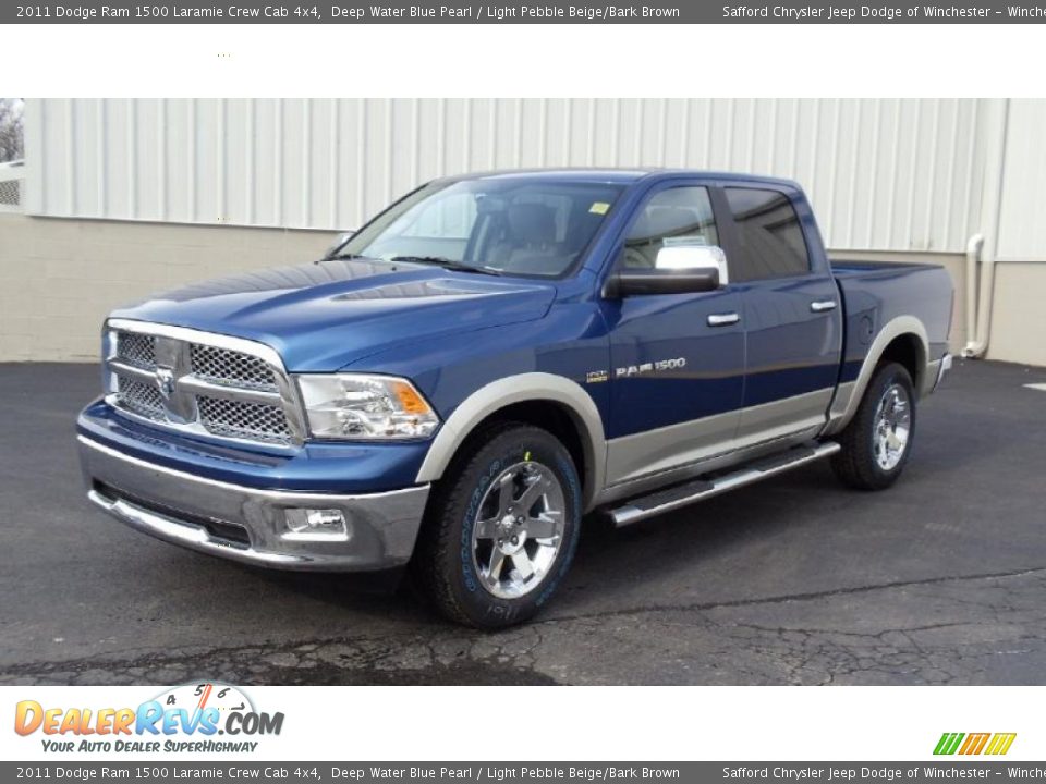 Front 3/4 View of 2011 Dodge Ram 1500 Laramie Crew Cab 4x4 Photo #1