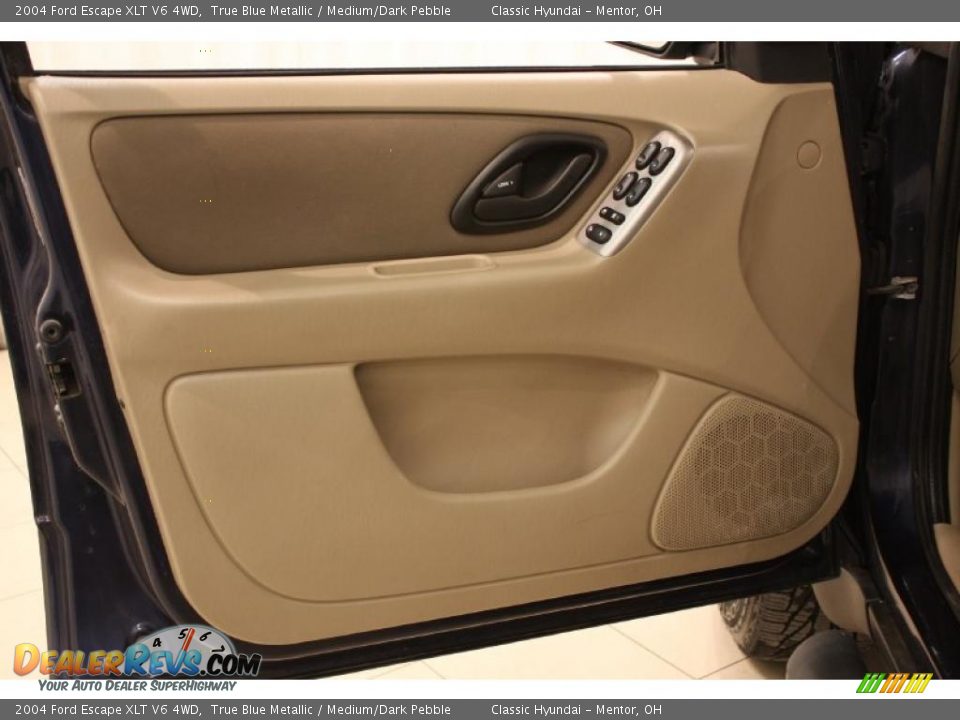 Door Panel of 2004 Ford Escape XLT V6 4WD Photo #5