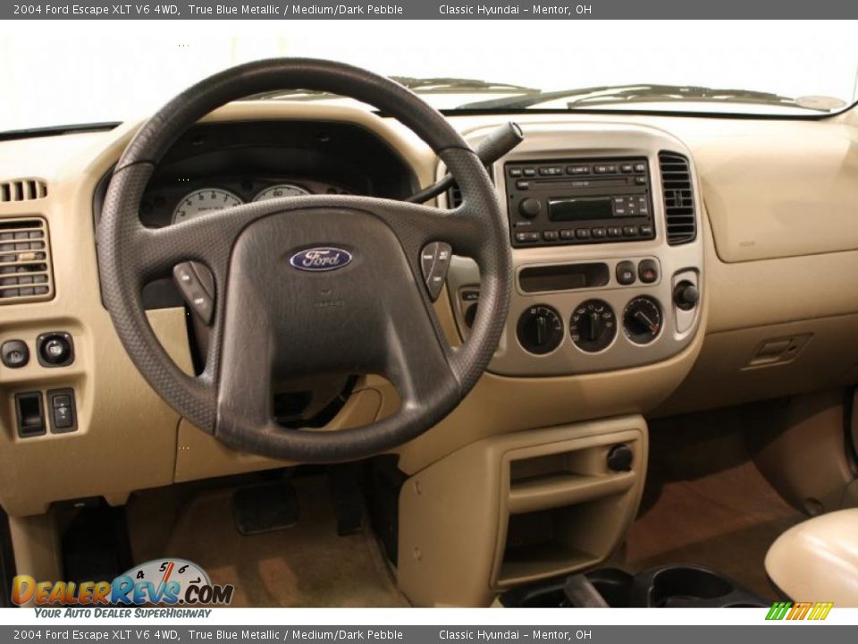Dashboard of 2004 Ford Escape XLT V6 4WD Photo #8