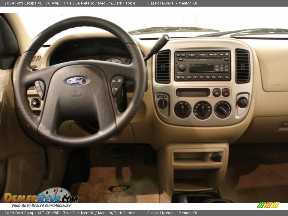 Dashboard of 2004 Ford Escape XLT V6 4WD Photo #16