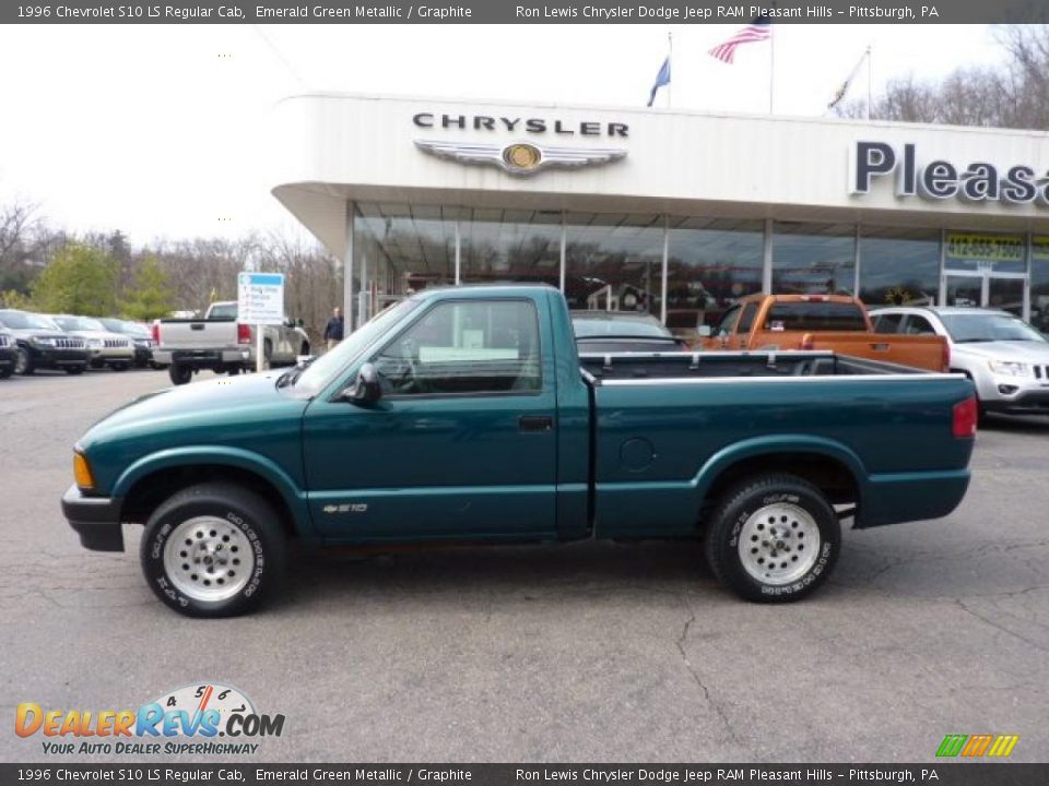 Emerald Green Metallic 1996 Chevrolet S10 LS Regular Cab Photo #2