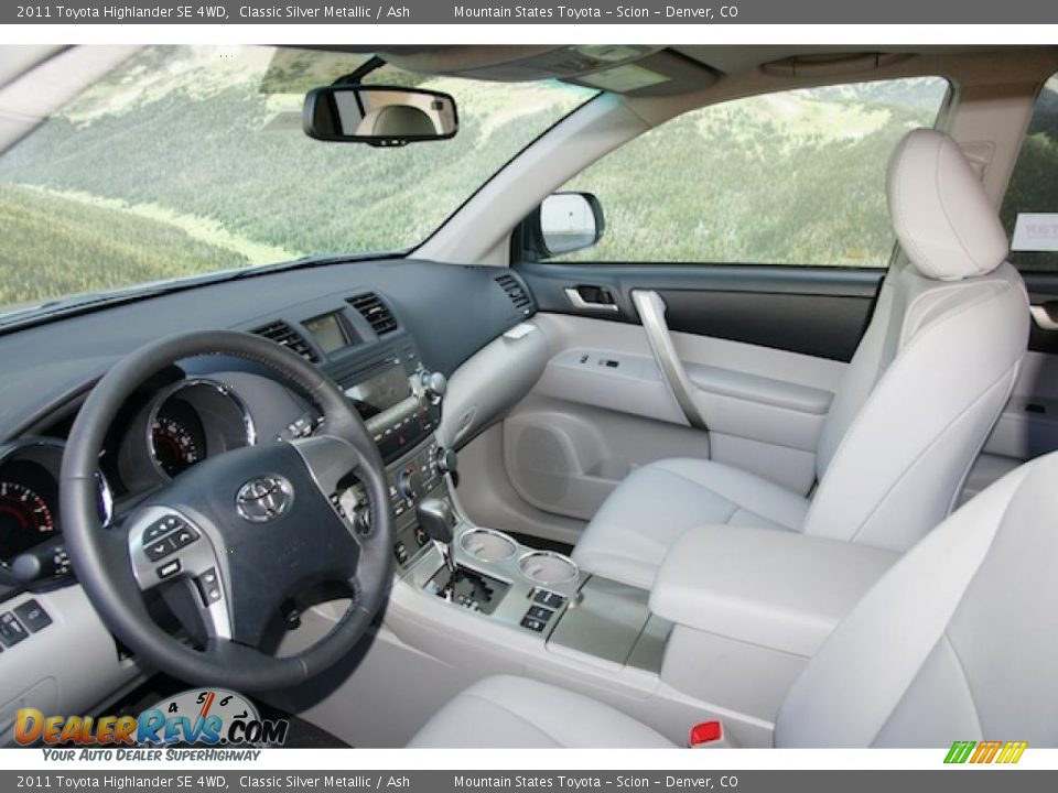 Ash Interior - 2011 Toyota Highlander SE 4WD Photo #4