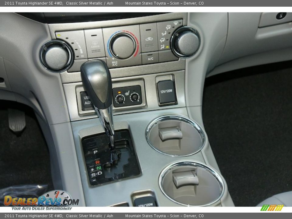 2011 Toyota Highlander SE 4WD Classic Silver Metallic / Ash Photo #11