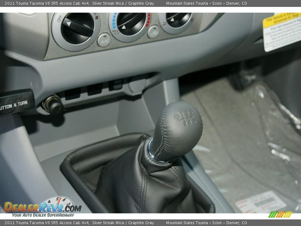 2011 Toyota Tacoma V6 SR5 Access Cab 4x4 Shifter Photo #10