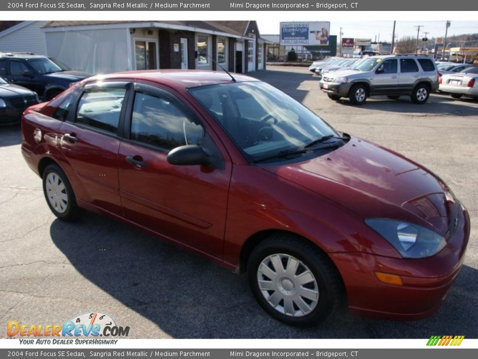 2004 Ford Focus SE Sedan Sangria Red Metallic / Medium Parchment Photo #3