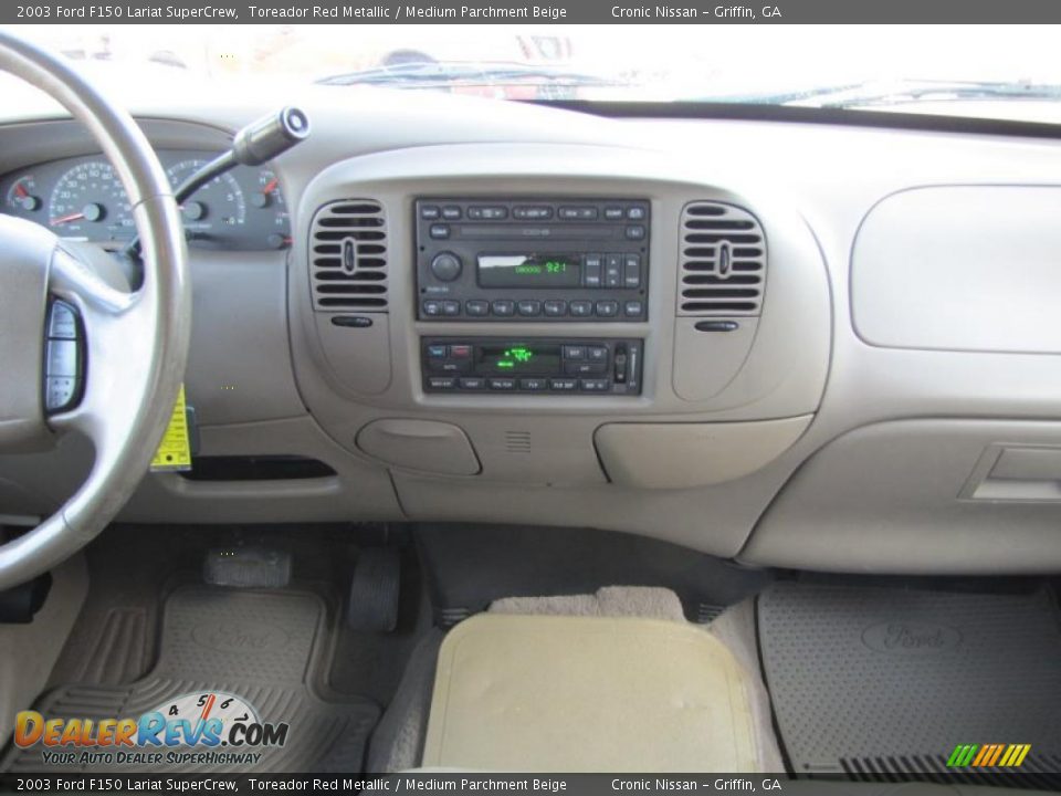 Dashboard of 2003 Ford F150 Lariat SuperCrew Photo #16