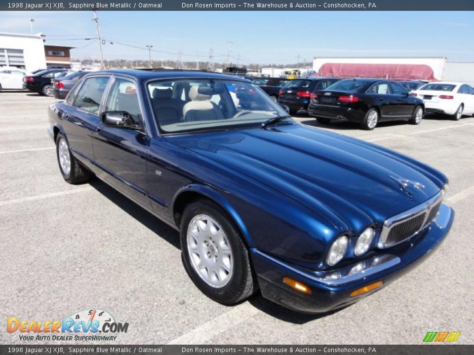 Front 3/4 View of 1998 Jaguar XJ XJ8 Photo #4