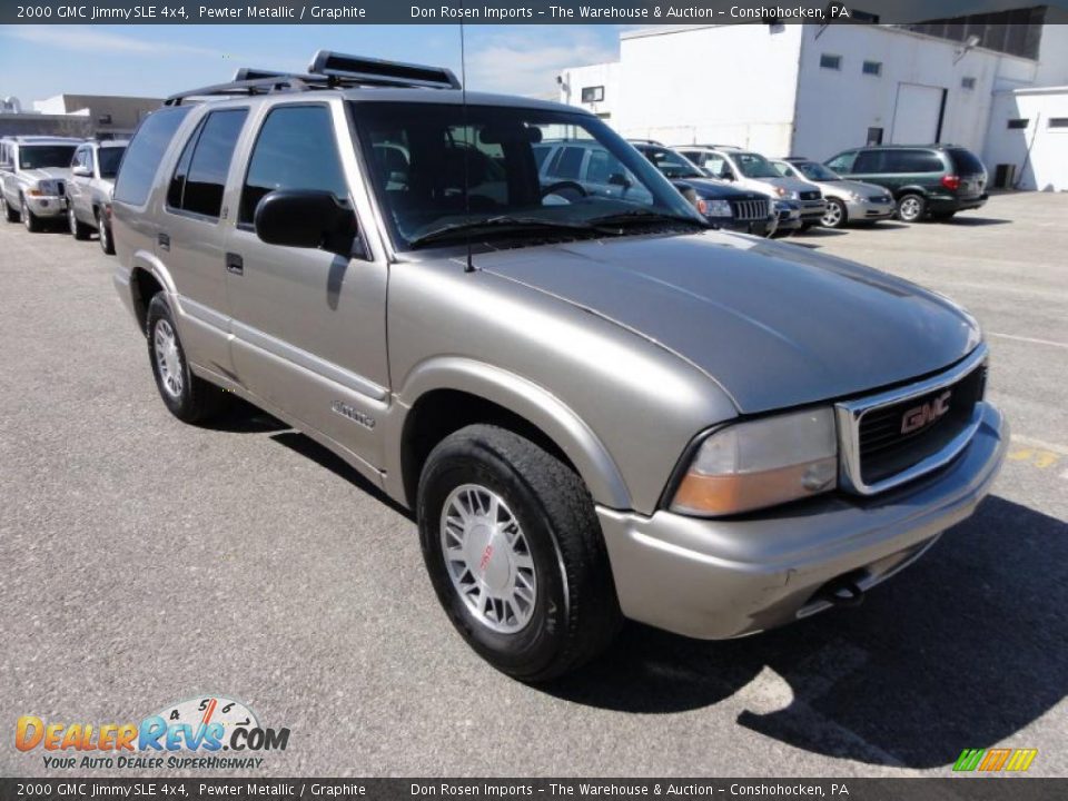 Front 3/4 View of 2000 GMC Jimmy SLE 4x4 Photo #4