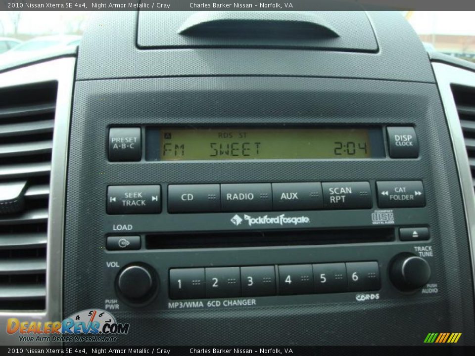 Controls of 2010 Nissan Xterra SE 4x4 Photo #13