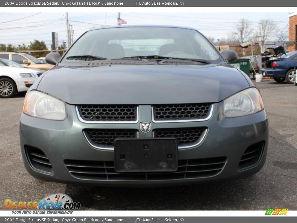 2004 Dodge Stratus SE Sedan Onyx Green Pearlcoat / Sandstone Photo #2