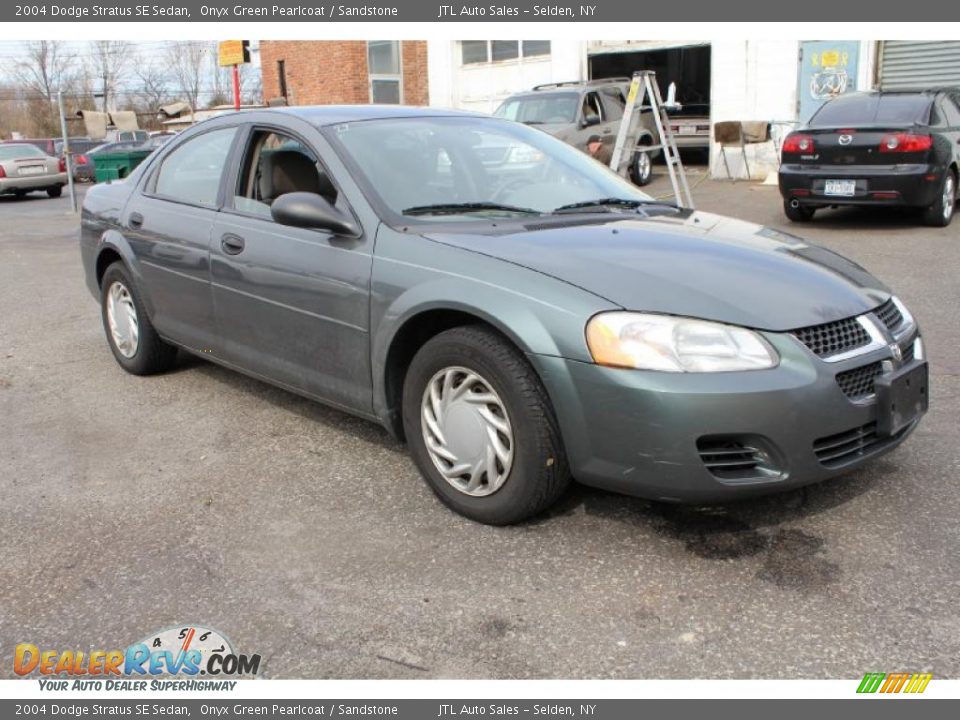 2004 Dodge Stratus SE Sedan Onyx Green Pearlcoat / Sandstone Photo #8