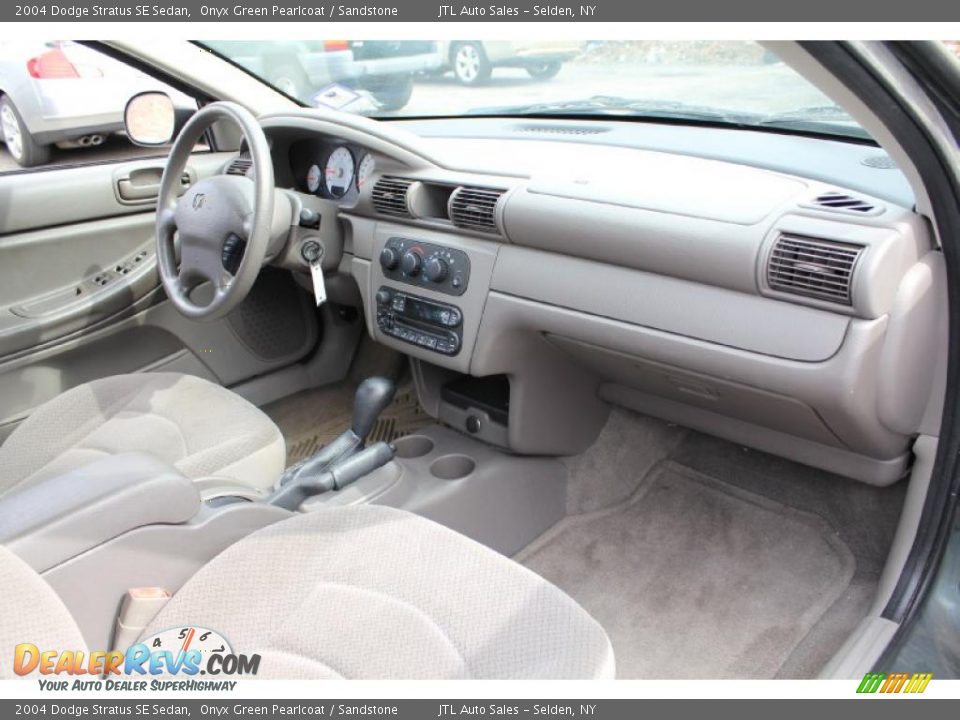 Dashboard of 2004 Dodge Stratus SE Sedan Photo #15